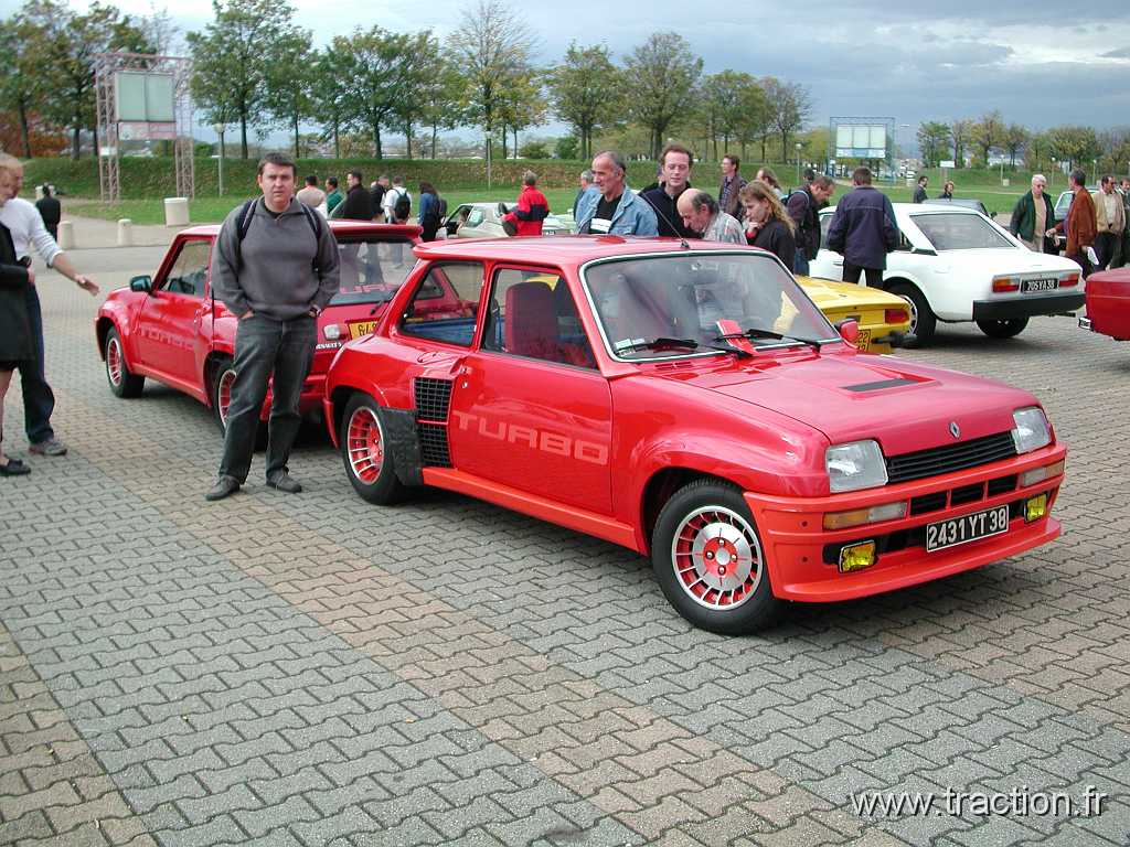 2002-10-27 Lyon 063.jpg - 27/10/2002 - 69000 LYONParc des Expositions EUREXPO - Lyon Chassieu 24me Salon POQU'AUTORENAULT 5 Turbo et jean- luc